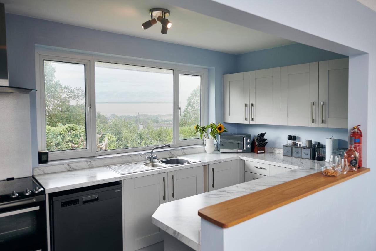 Sea Gem- Beautiful Family Home With Stunning Sea Views & Garden Tenby Esterno foto